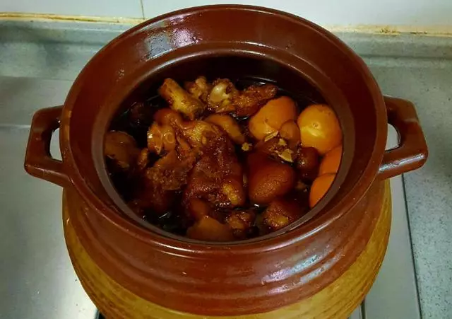 豬身上有一寶物配上雞蛋姜醋,讓秋冬不在擔心寒冷,女人要多吃
