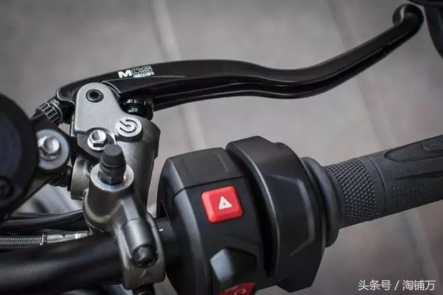 外媒簡評-2018款凱旋Street Triple 765 RS
