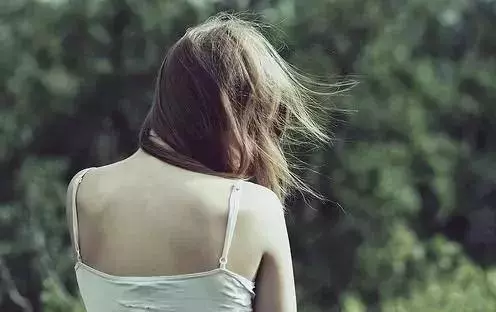 我下班後早早睡下,迷糊中聽到開門聲,之後的事情讓我無法原諒