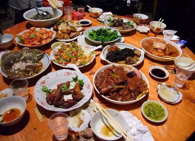 離婚後我搬回娘家住,吃完晚飯我出去一趟,回來直接心態爆炸了