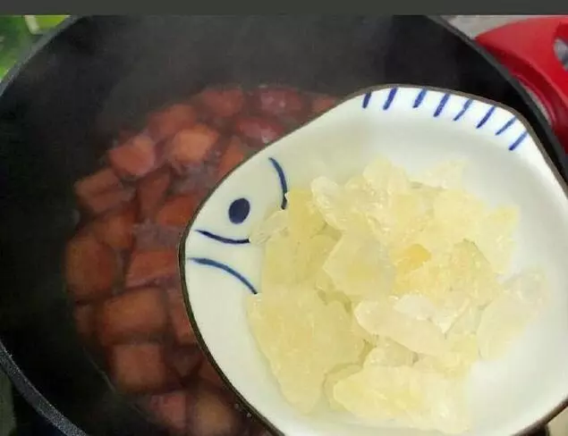 女人常喝這湯,到40歲還是少女臉,排濕氣養氣色,連面膜都省了