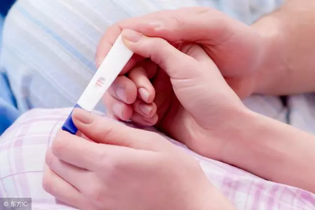我結婚繼母隨了十萬元,可一年後她提出的請求讓我無臉見人
