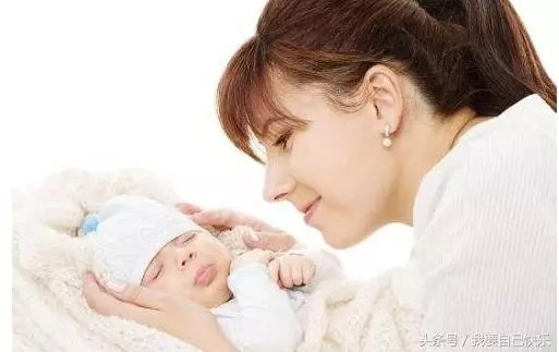 結婚後生了女兒婆婆給我一萬塊零花錢,我媽看了我一趟,錢不見了