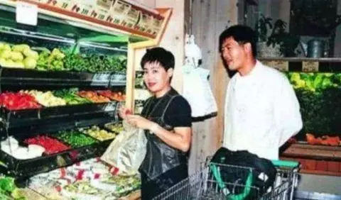 周潤發身家56億全捐,一分不留的慈善計劃,你知道真正的原因嗎?