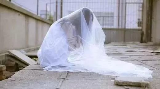 結婚那天,婆家辦了10桌,公公當眾宣布一事,我成了全場的笑話!!