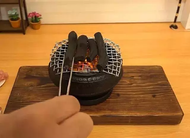 小哥哥還原宮崎駿動畫里的袖珍美食,270 萬粉絲看得直流口水!