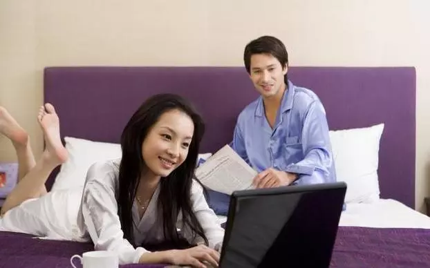 只因生了女兒她欲被富豪婆婆掃地出門,丈夫霸氣護妻讓她熱淚盈眶