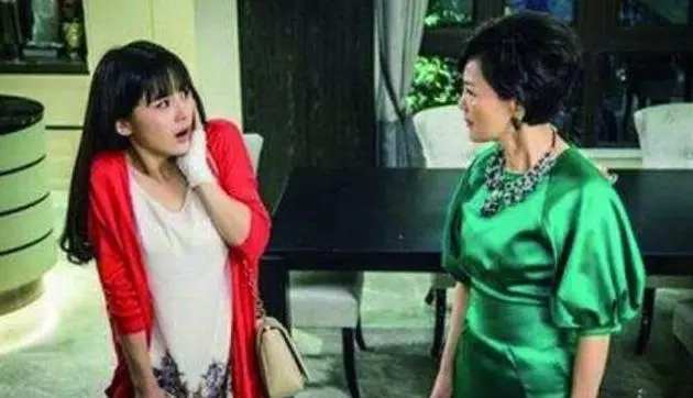 只因生了女兒她欲被富豪婆婆掃地出門,丈夫霸氣護妻讓她熱淚盈眶
