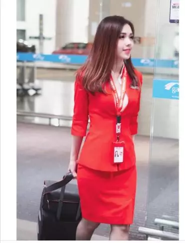 最美亞航空姐紅到英國-我只想做好份內工作 ( 組圖)