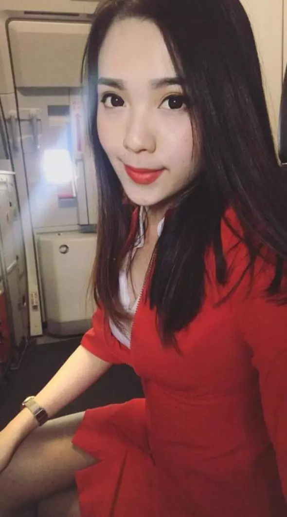 最美亞航空姐紅到英國-我只想做好份內工作 ( 組圖)