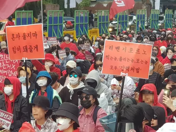 【具荷拉 「X」 影片流出!】前韓國女團KARA- 具荷拉被前男友拍「38秒 「X」 影片」威脅,電梯跪下求饒!粉絲:「