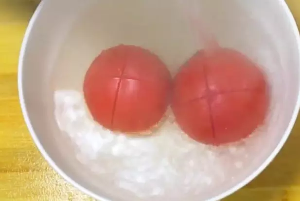 看似簡單的番茄雞蛋湯,原來也有竅門,這樣做原滋原味,營養不流失!