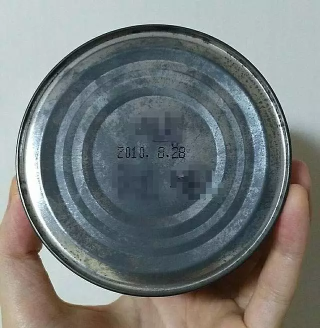 號稱能保存10年的日清杯麵現在變成什麼模樣?