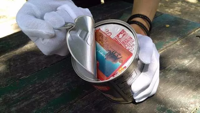號稱能保存10年的日清杯麵現在變成什麼模樣?