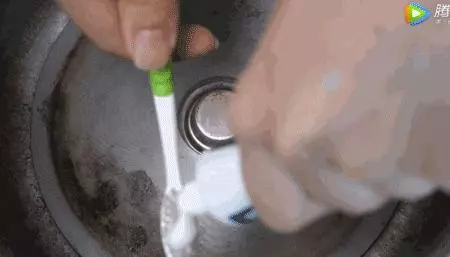 電鍋很臭?其實清潔方式錯誤!這個絕招學起來用一輩子 By Elisa On 十月 19, 2018