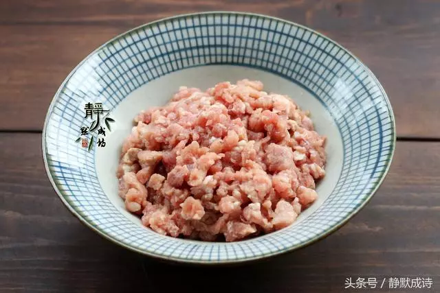 記得給孩子做這道美食,有肉有蛋有菜營養全,又香又嫩還多汁