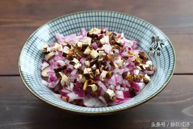 記得給孩子做這道美食,有肉有蛋有菜營養全,又香又嫩還多汁