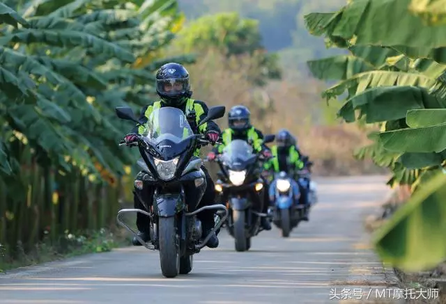 這款車被稱為摩旅神器,質量可靠,性能出眾,百公里油耗3.2升!