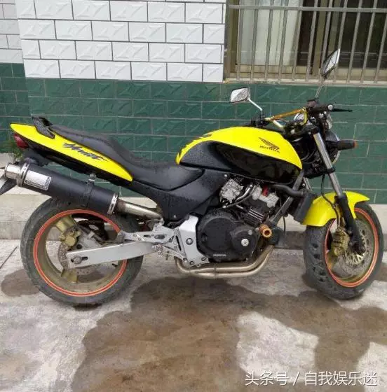 這款車售價親民,配置豐富,街區山地隨便跑,極速125km/h!