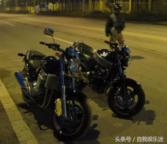 這款車售價親民,配置豐富,街區山地隨便跑,極速125km/h!