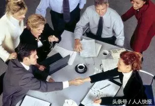 小舅子找工作來我家住,我出差回家看到垃圾桶里的東西,攆走了他