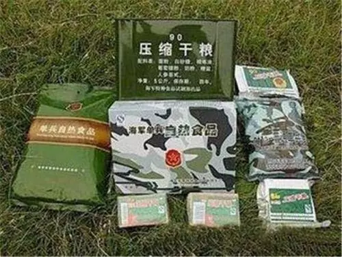 壓縮餅乾到底壓了多少東西?吃到胃裡會迅速膨脹嗎?