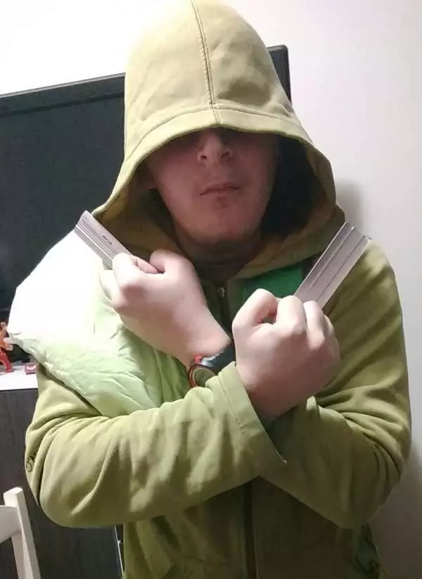 17個「0預算也要完成」的Cosplay 馬鈴薯變無限手套太爆笑