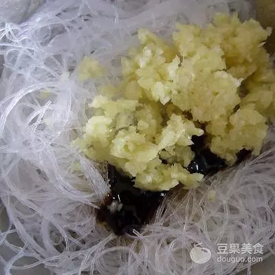 營養又滋補的蒜蓉花甲粉絲,吃起來好吃,做起來也簡單哦!保證大人小孩都愛吃!