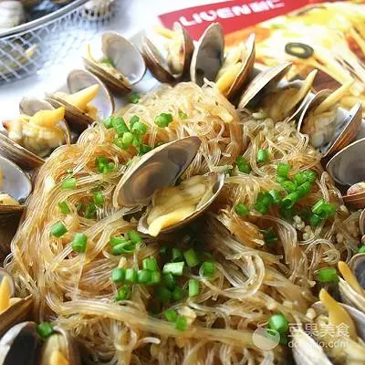 營養又滋補的蒜蓉花甲粉絲,吃起來好吃,做起來也簡單哦!保證大人小孩都愛吃!