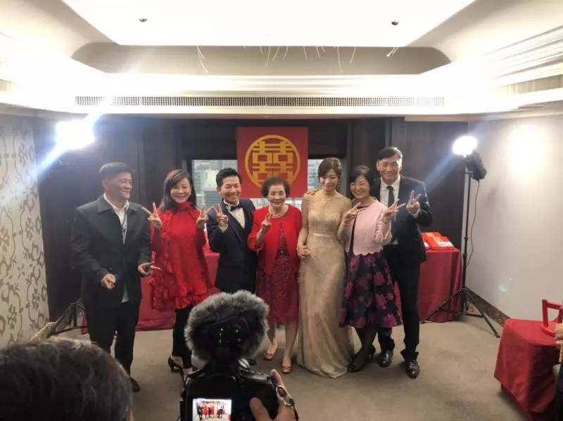 蔡昌憲娶某「溫馨訂婚宴」曝光!3年前承諾「買到房子、存到婚禮金才提親」空姐老婆美翻!