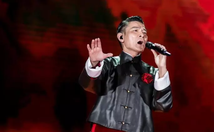 無人給劉德華寫歌,被迫自己寫了一首歌,結果成KTV必點歌曲,火了幾十年!