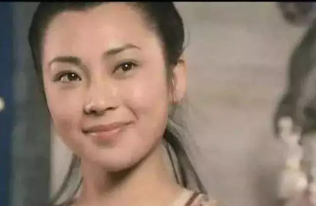 李連杰凈身出戶,她卻仍舊無法釋懷,27年再相見,全程無交流!