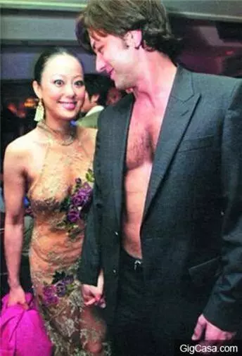 她敗光鐘鎮濤1.5億家產!還婚內紅杏出牆交往5個外國猛男...