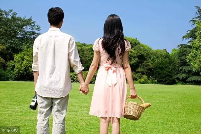 閨女不是我重男輕女,寵了二十多年的閨女,嫁去當服務員,我心疼