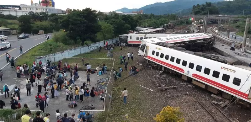 台鐵普悠瑪列車發生出軌事故:已致18人遇難187人受傷!