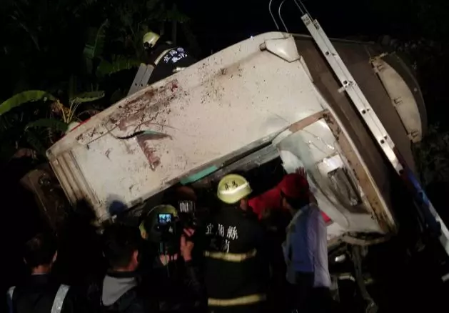 台普悠瑪列車翻覆釀17死上百傷!專家爆:翻車原因恐是這個。。