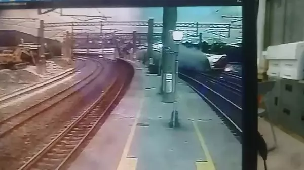 全家17人北上喝喜酒搭上死亡列車8人罹難【翻車視頻曝光】