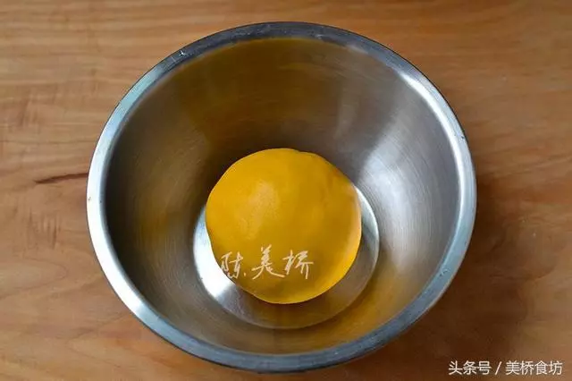 南瓜餅不放糖,多加一樣料,內軟糯,外酥脆,比賣的好吃幾倍