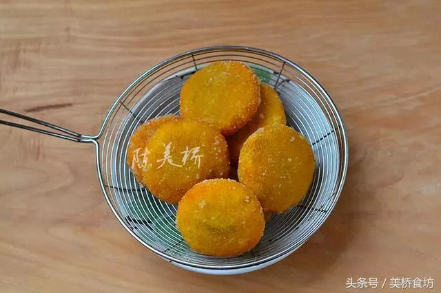 南瓜餅不放糖,多加一樣料,內軟糯,外酥脆,比賣的好吃幾倍