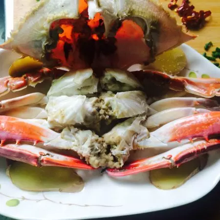 又到吃蟹季節,送您簡單美味的蔥油梭子蟹做法,太鮮了