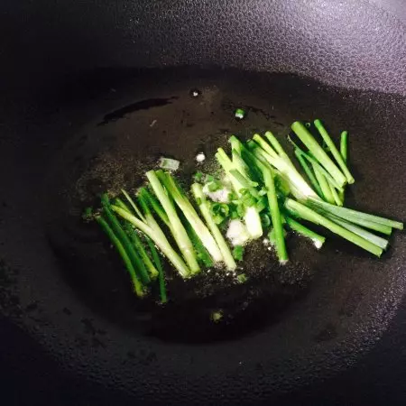 又到吃蟹季節,送您簡單美味的蔥油梭子蟹做法,太鮮了