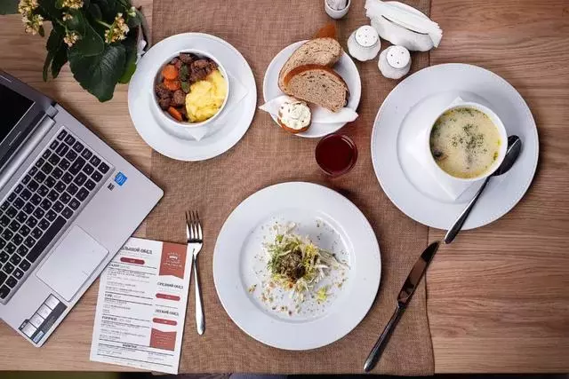 食欲不振、不想吃飯,別驚慌!專家教你如何正確用餐!