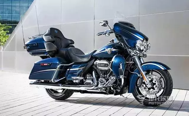 王牌對王牌:本田2018款金翼GL1800對陣哈雷旗艦滑翔CVO LIMITED