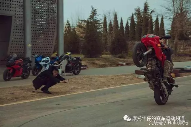 貝納利Benelli「巴厘島」發布「一新二老」三款車