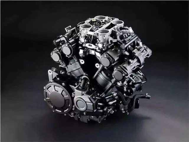 山葉美國上市新款亞光黑VMAX 1700