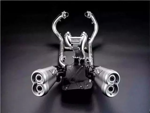 山葉美國上市新款亞光黑VMAX 1700