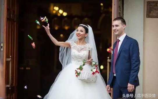 小舅子結婚,岳母讓他送輛車,他提出一個要求,岳母不說話了
