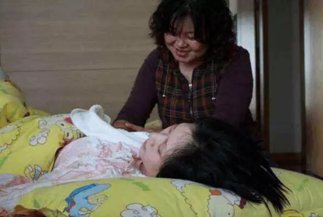 小產後母親盡心照顧我,母親準備回老家時,我果斷決定把房子賣了