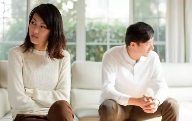 弟弟結婚我想給五萬,老婆說了三句話,嚇得我一分沒給!