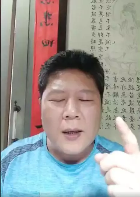 普悠瑪翻覆!前消防員開直播嗆「慈濟現場誦經」干擾救援 狂飆三字經開罵:「根本就在作秀」!